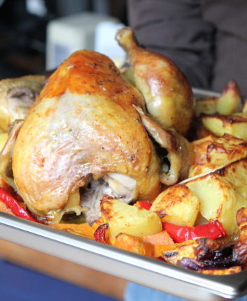 Pintade au four et pommes de terre rôties
