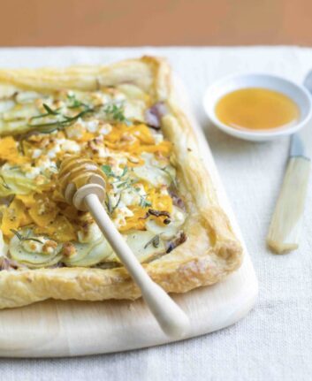 Tarte fine pomme de terre, potiron et feta au miel d’Acacia