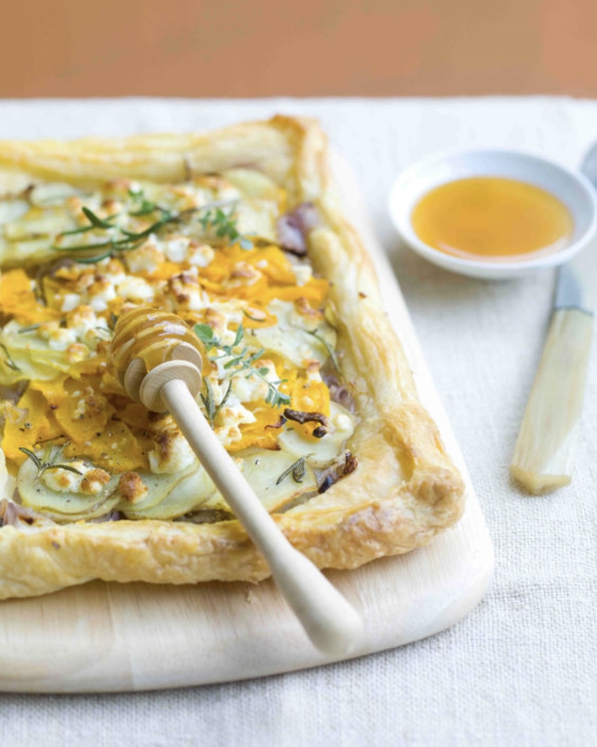 Tarte fine pomme de terre, potiron et feta au miel d’Acacia 