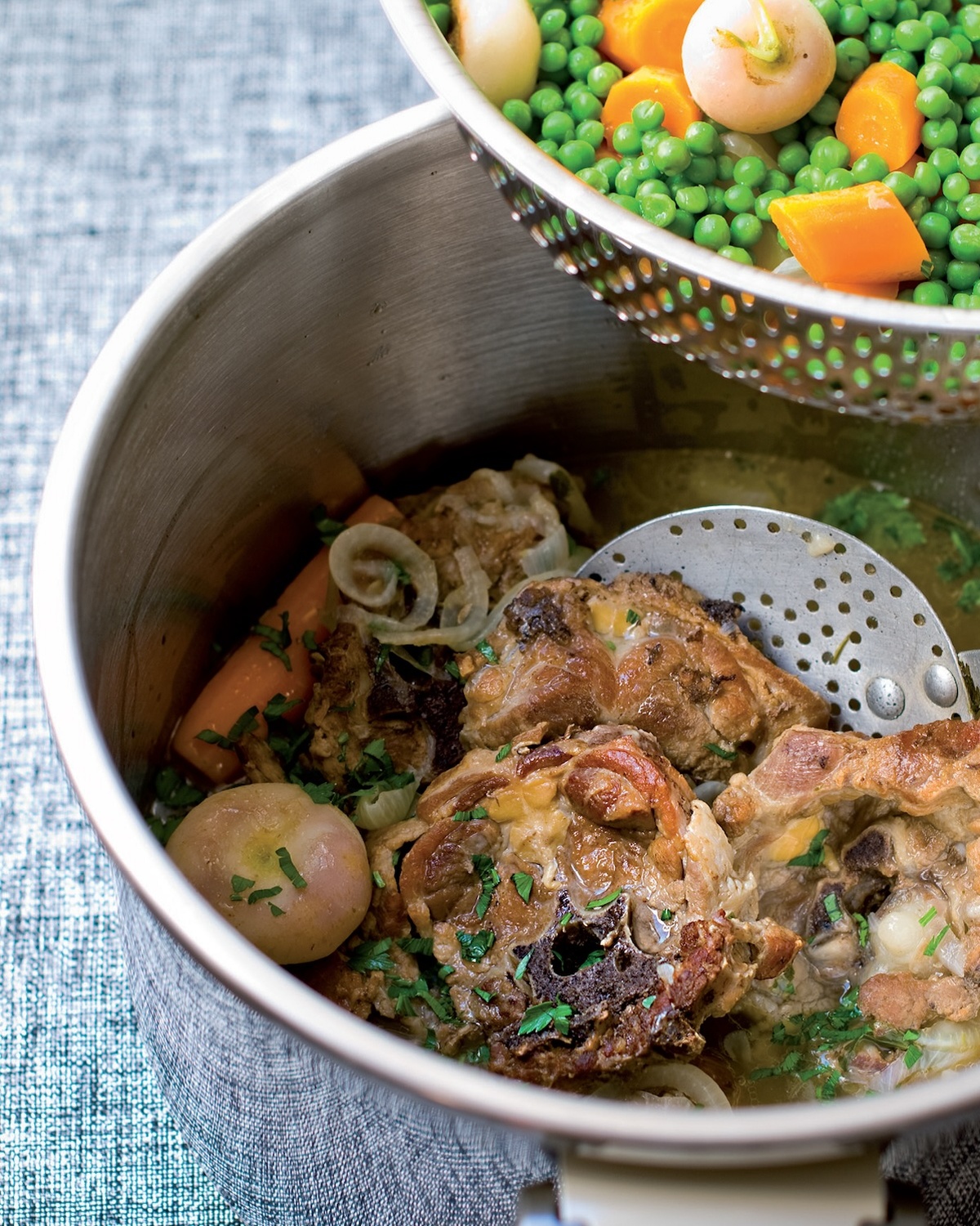 Navarin d'agneau aux petits légumes nouveaux ©Emmanuel Renault