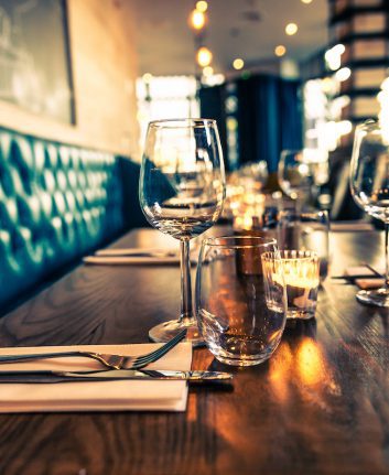 Restaurant ©arturasker shutterstock