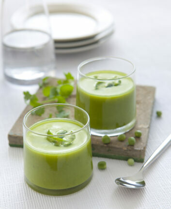 Crème de petits pois à la coriandre et au citron vert