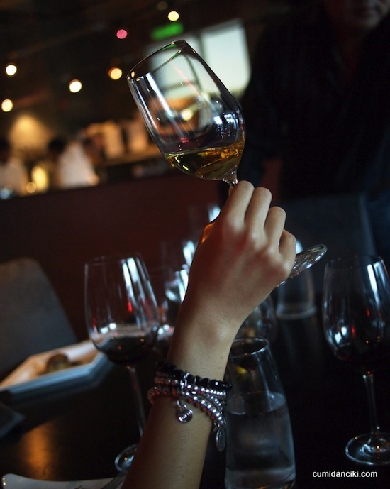 Dégustation ©cumi&ciki - licence CC BY 2.0.jpg