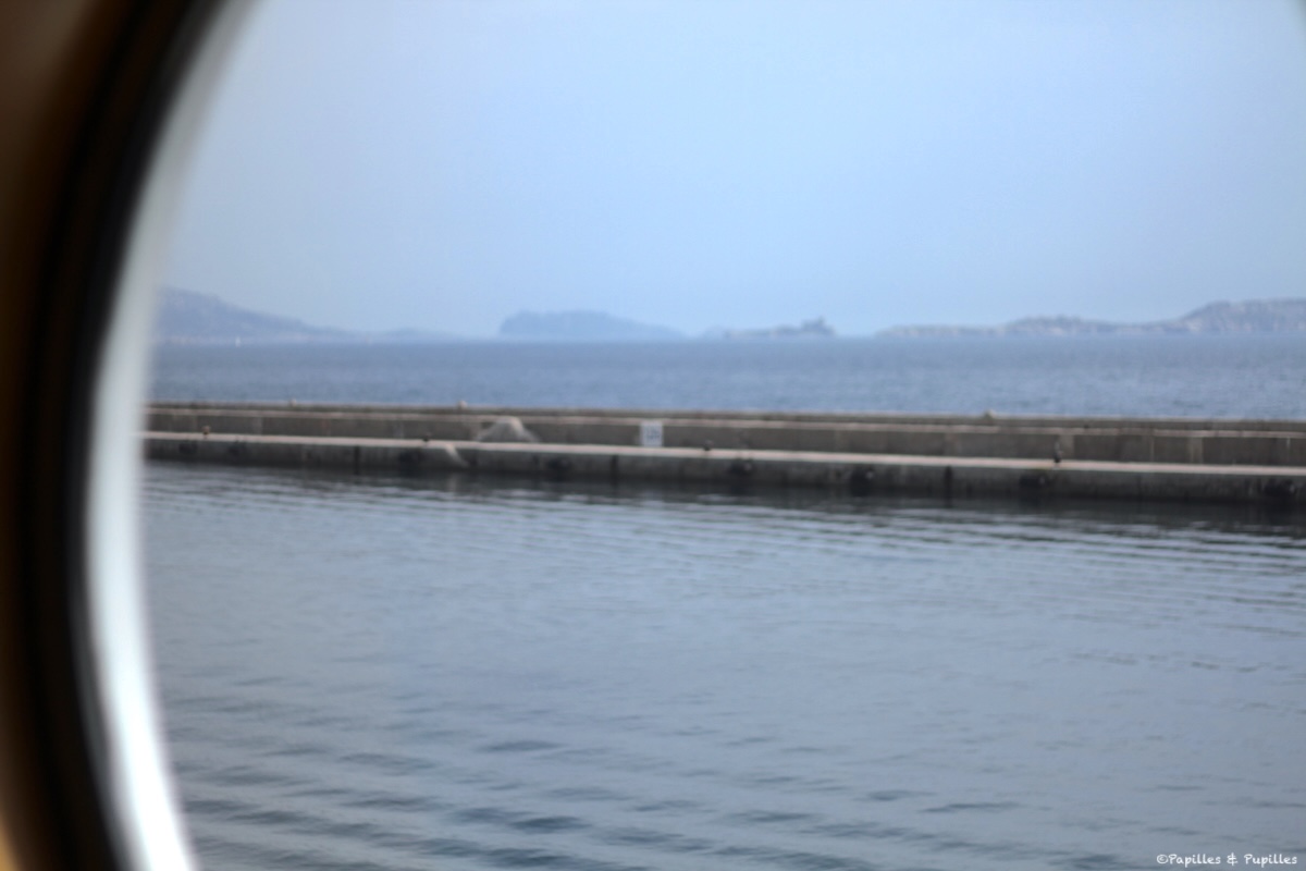 A travers le hublot