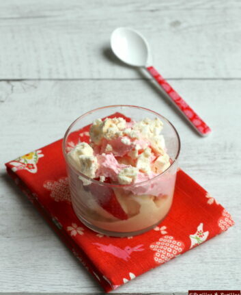 Vacherin destructuré à la fraise