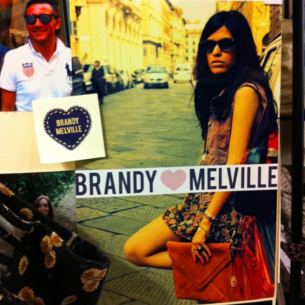 Brandy Melville - LA marque ado du moment vu la foule â l'intérieur du magasin !