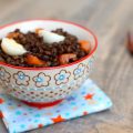 Salade de lentilles aux oeufs de caille et saumon fumé