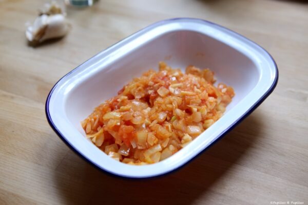 Oignons et tomates cuits