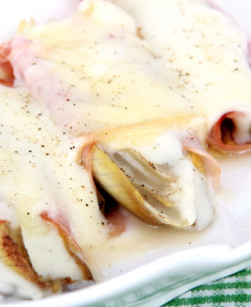 Endives au jambon et au Comté © julie deshaies shutterstock