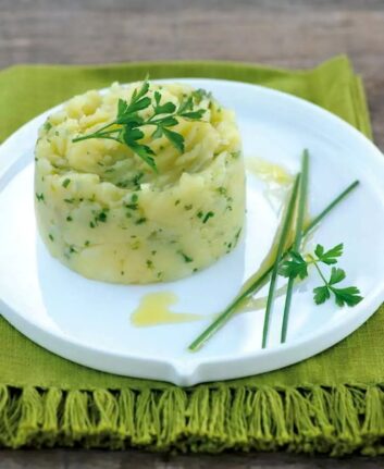 Purée de pommes de terre à l'huile d'olives et aux herbes