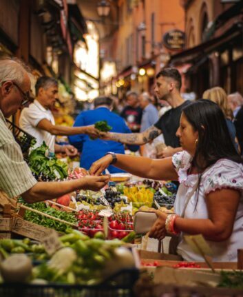Marché Abu Dhabi - Renate Vanaga on unsplash