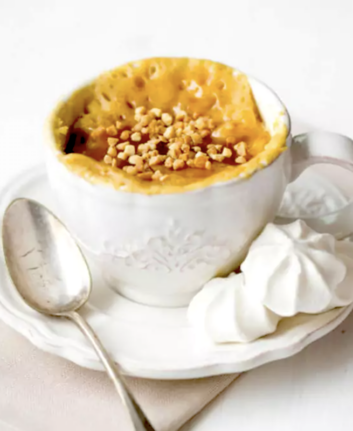 Mugcake au yaourt caramélisé