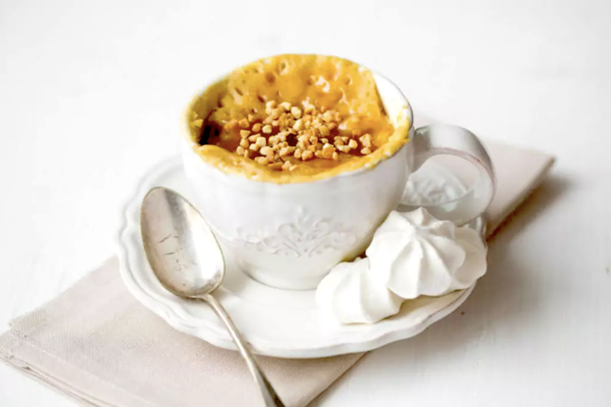 Mugcake au yaourt caramélisé