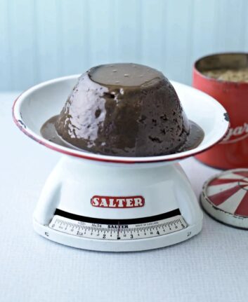 Sticky toffee pudding (image extraite du livre ci-dessous)