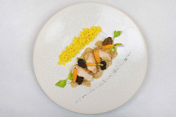 Air France - Poulet fermier aux morilles noires ©Patrick Delapierre