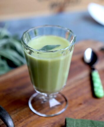 Gaspacho de petits pois à la sauge