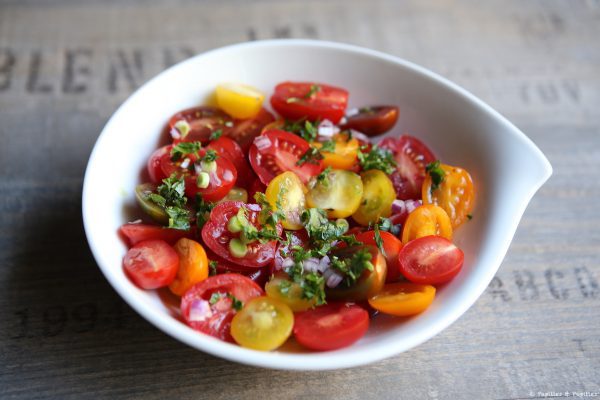 Salade de tomates cerises aux herbes du jardin