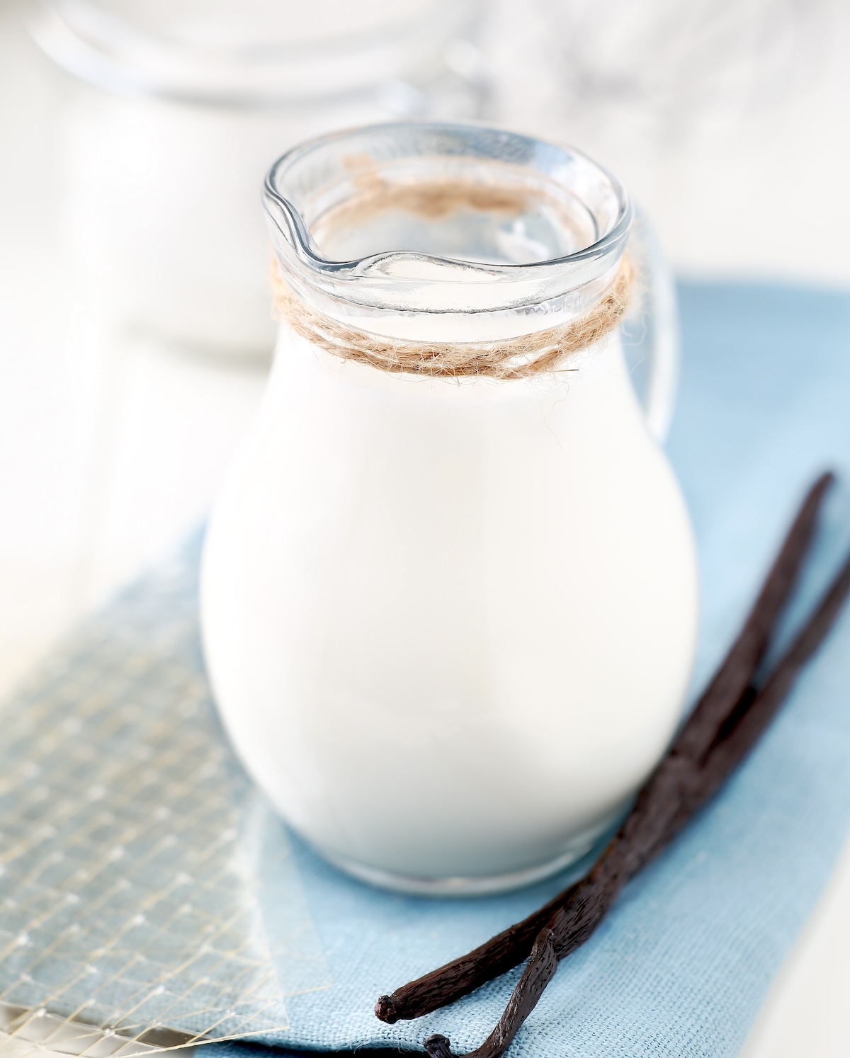 Crème liquide versée, idéale pour quiches, sauces et desserts