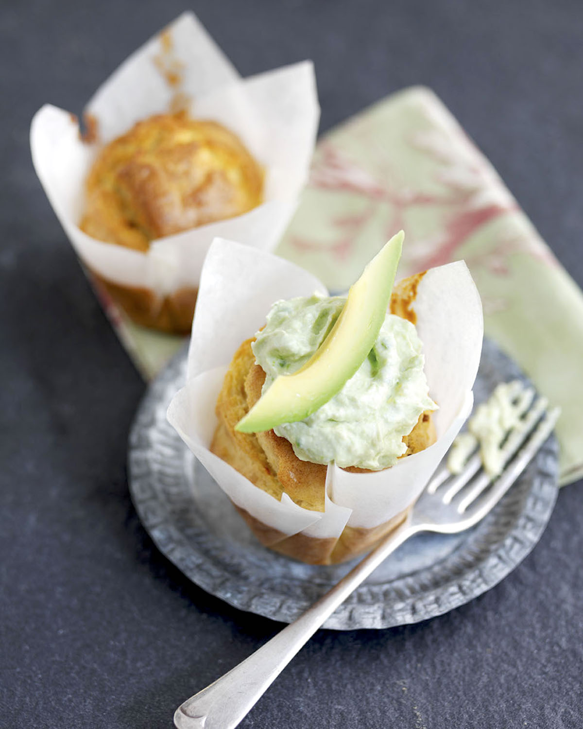 Muffins avocat, feta et tomates