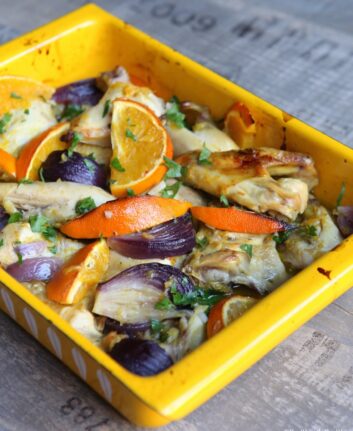Poulet à l'orange, au miel et oignons rouges
