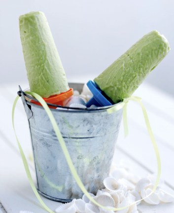 Glace à l'avocat, citron vert et lait de coco