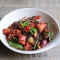 Salade de quinoa, pastèque, nectarine et basilic