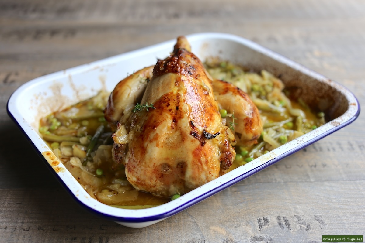 Poulet cocotte rôti au fenouil, aux petits pois et haricots verts