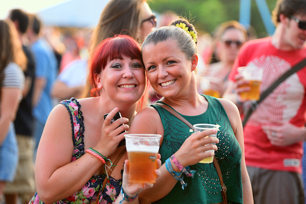 Fête ©Christian Bertrand - Shutterstock