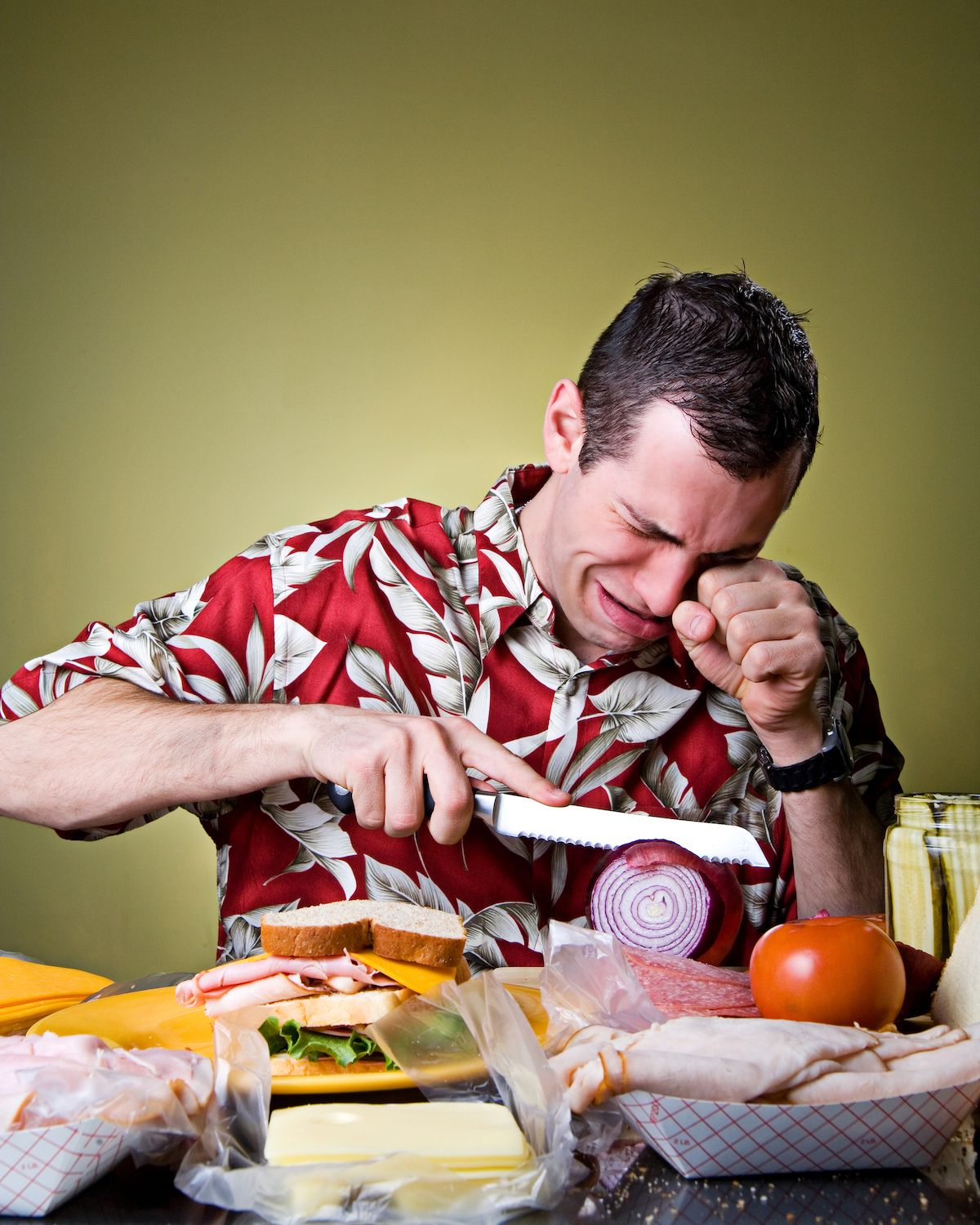 Pleurer en coupant les oignons ©Sean Locke Photography shutterstock