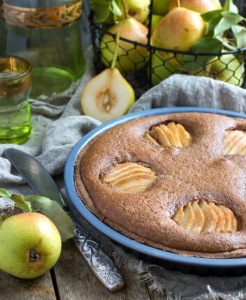 Tarte poires et crème de marrons - shutterstock