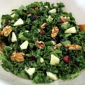 Salade de chou kale aux fruits secs