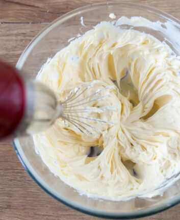Crème au beurre ©Alena Kogotkova Shutterstock