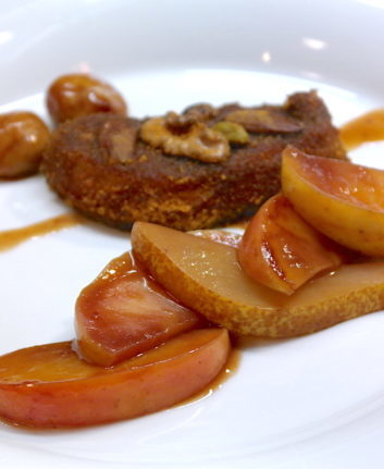 Escalopes de foie gras panées au pain d'épices et fruits secs