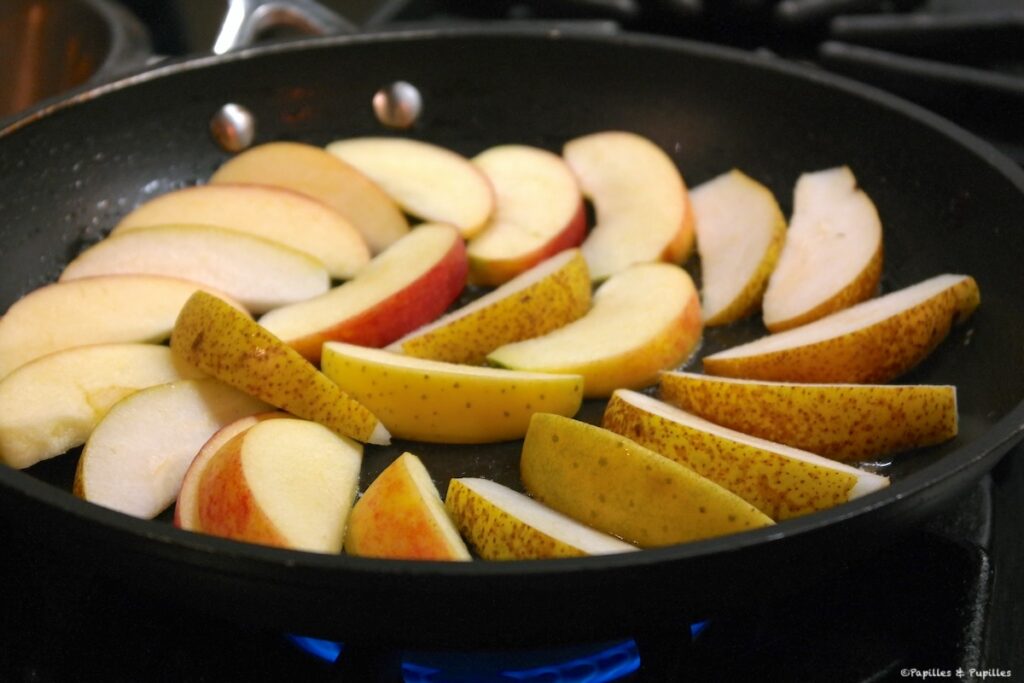Fruits dans la poêle