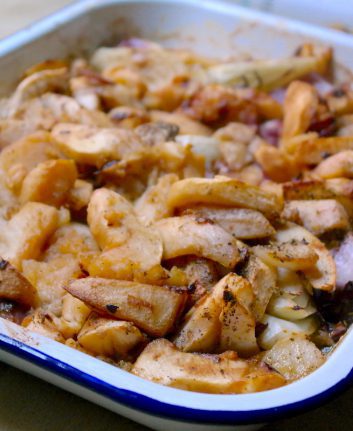 Légumes et fruits rôtis au four, sauce cidre et moutarde