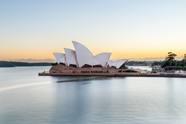 Opera ©BkBook : Shutterstock.com