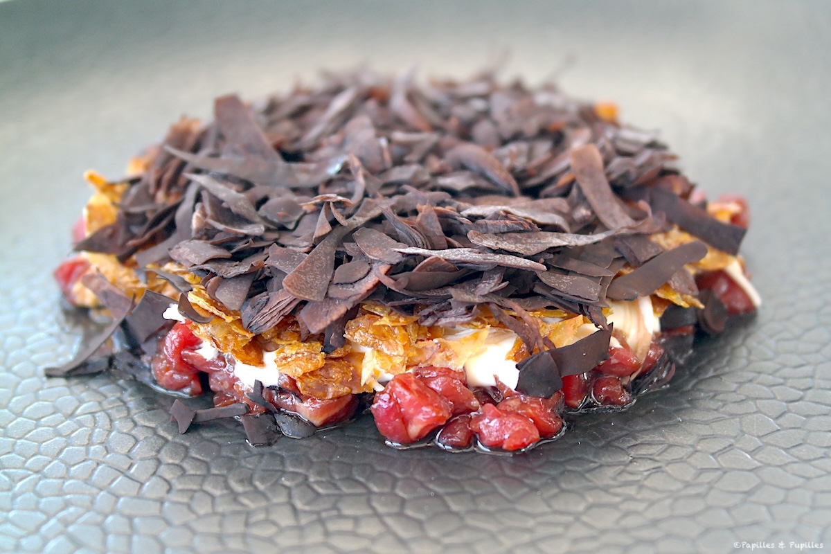 Restaurant Quay - Wagyu Blackmore cru fumé, crème sûre au raifort, chips de seigle fermenté, carpaccio de champignons