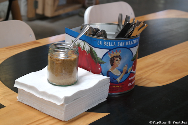 Couverts et sucre en poudre - Kitchen by Mike