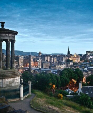 Edinburgh © Peter Cordes on Unsplash