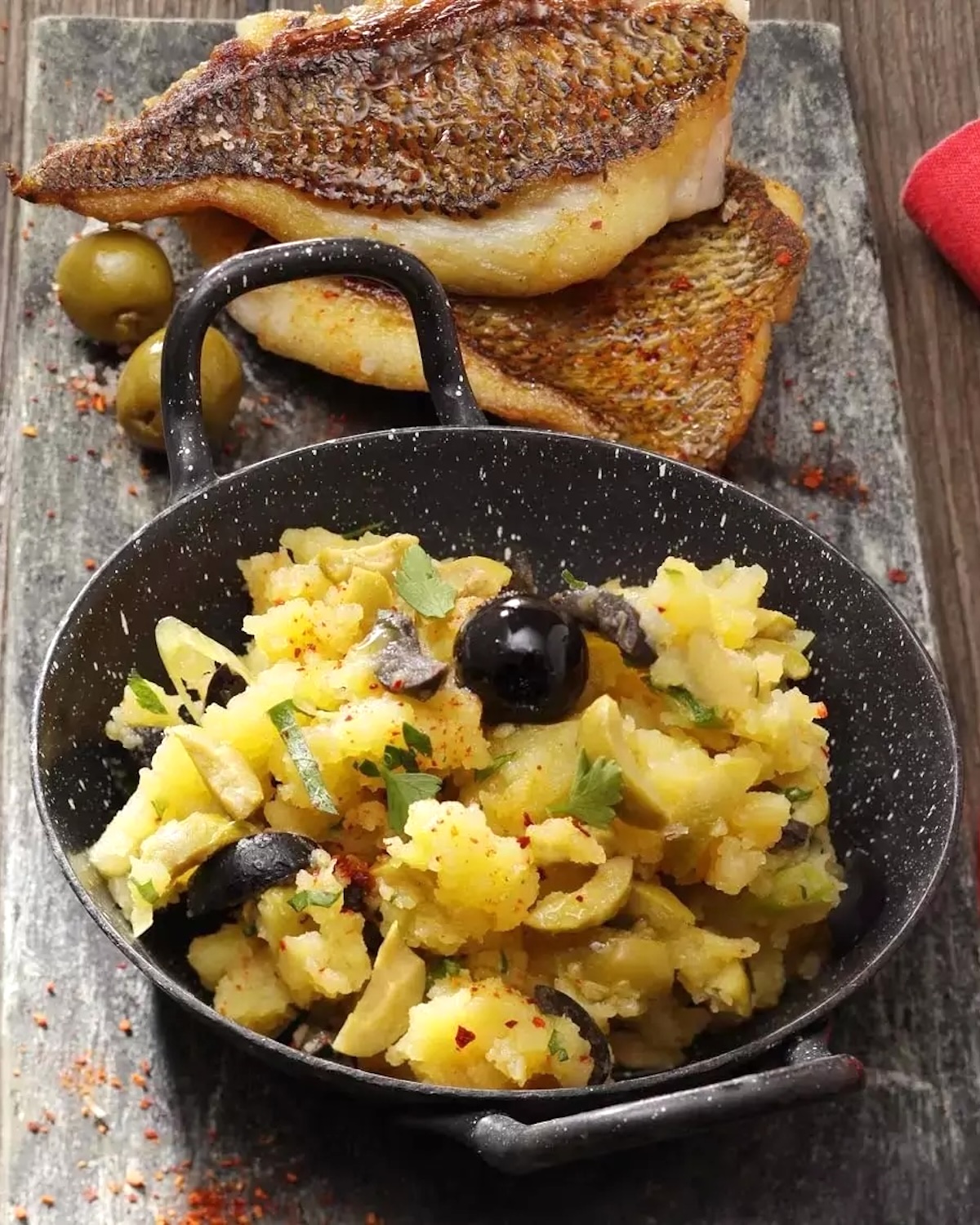 Filets de daurades et purée de pommes de terre aux olives ( c) Ph. Asset MixnOlives