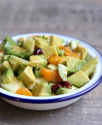 Salade d'avocat, clémentines et airelles