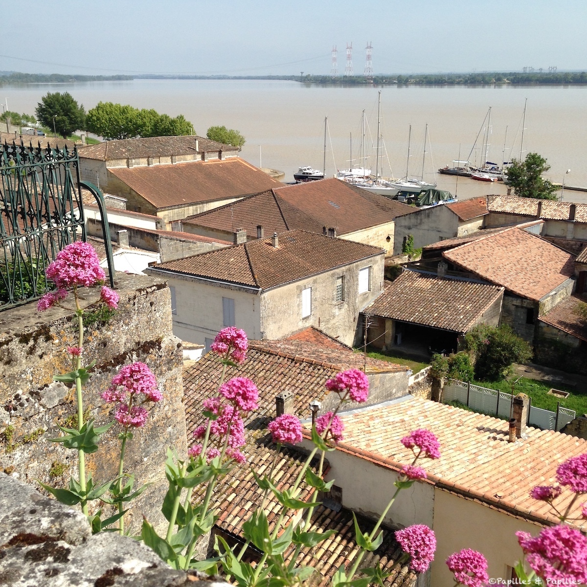 Bourg sur Gironde - La ville basse depuis la ville haute