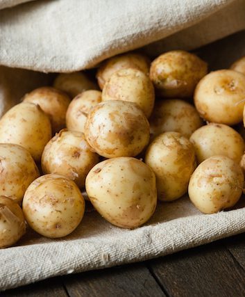 Pommes de terre nouvelles ©Olha Afanasieva shutterstock