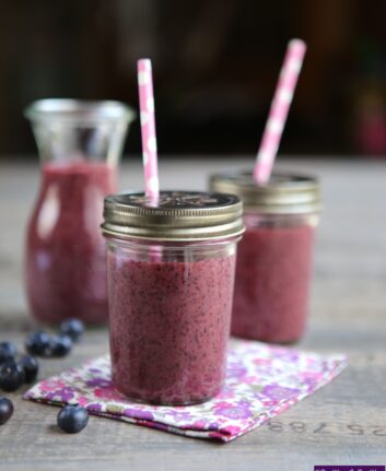 Smoothie myrtilles, banane, thé vert