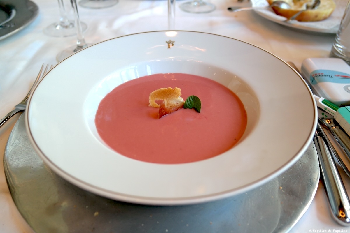 Gaspacho aux tomates et cerises