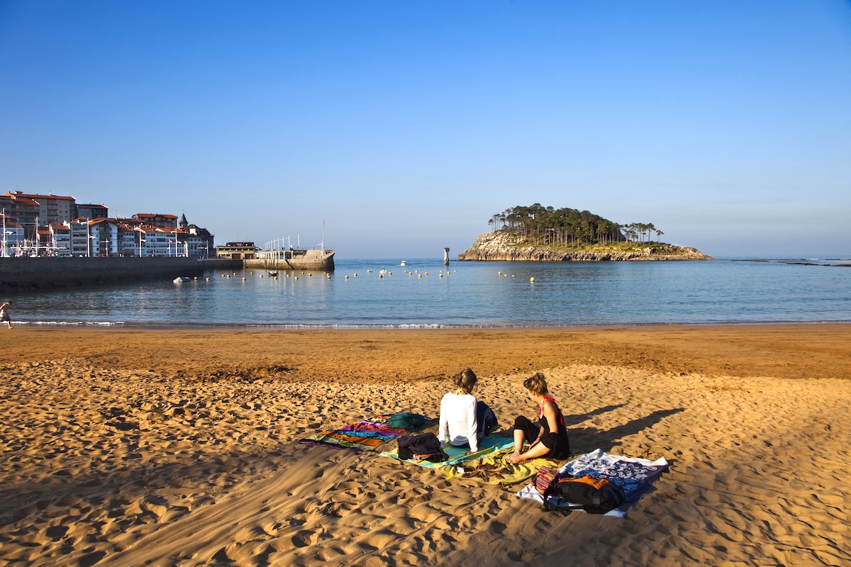 San Nicolas Island and Isuntza beach. Lekeitio.&nbsp;©BasqueTour 2009.