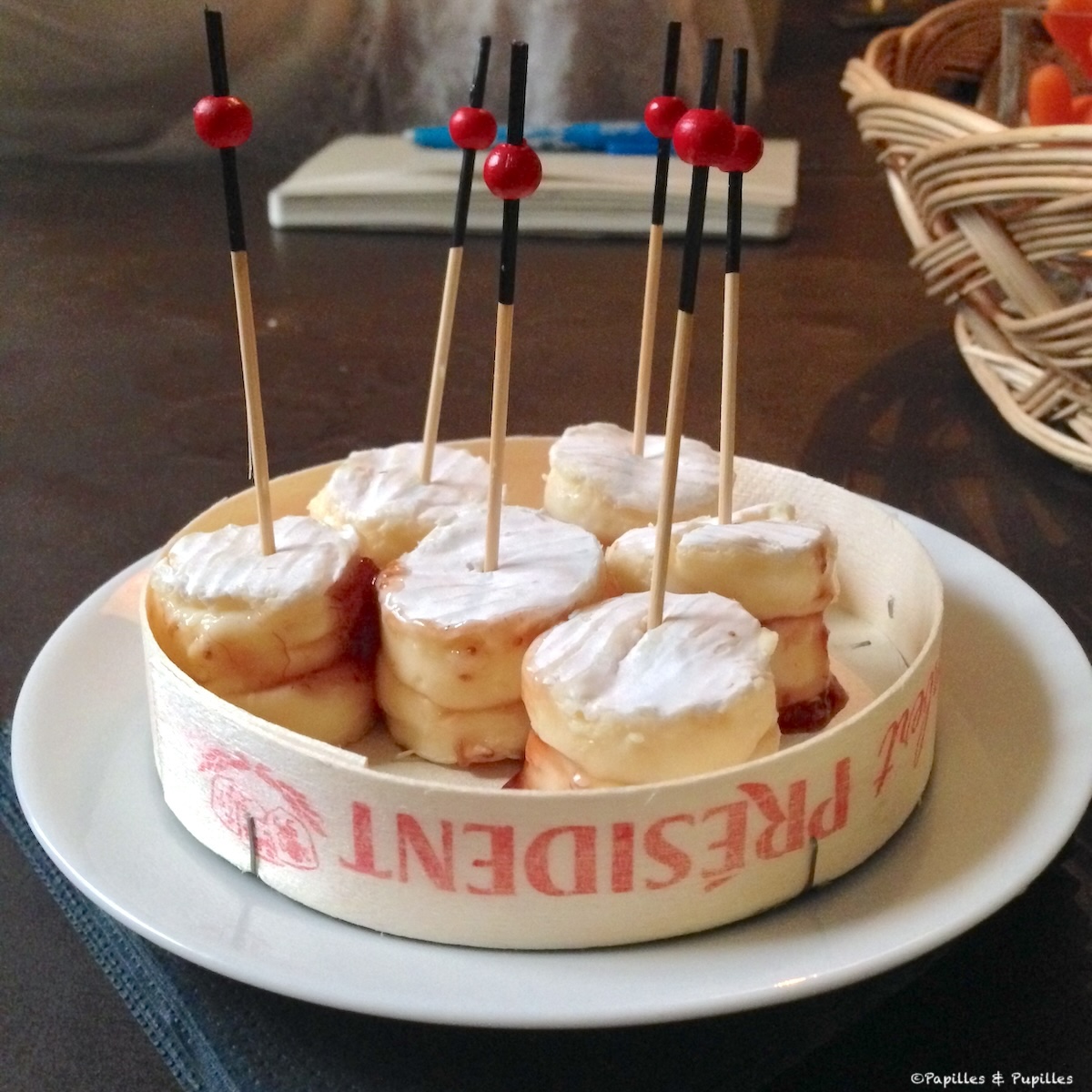 Brochette de Camembert confiture de figues pour apéro estival
