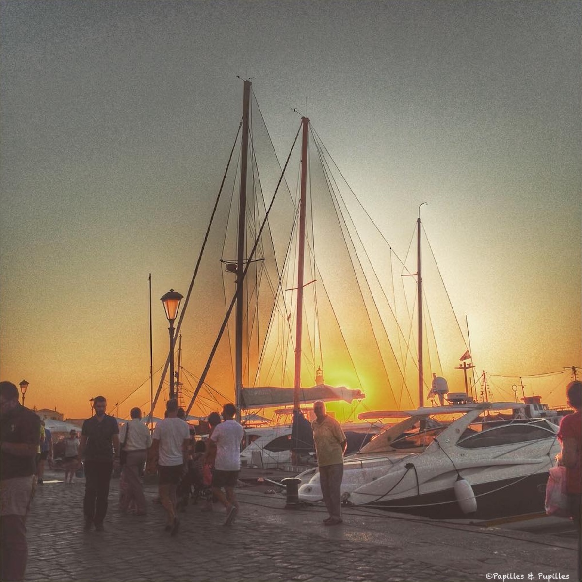 Voilier soleil couchant Chania