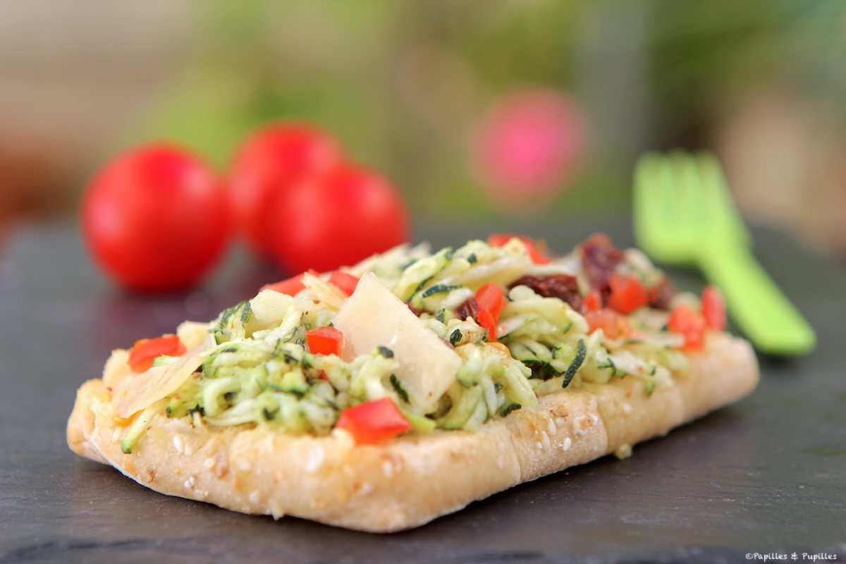 Tartines de courgettes râpées et Parmesan