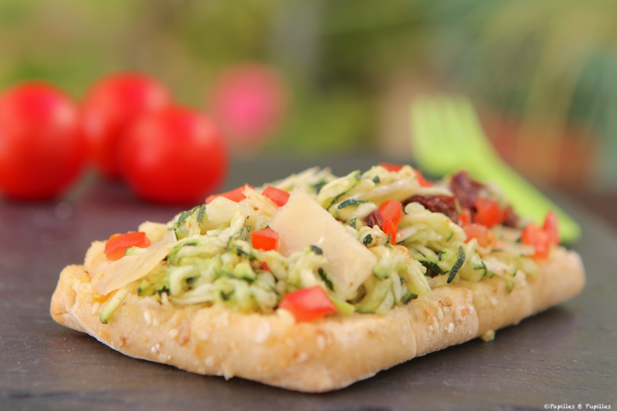 Tartines de courgettes râpées